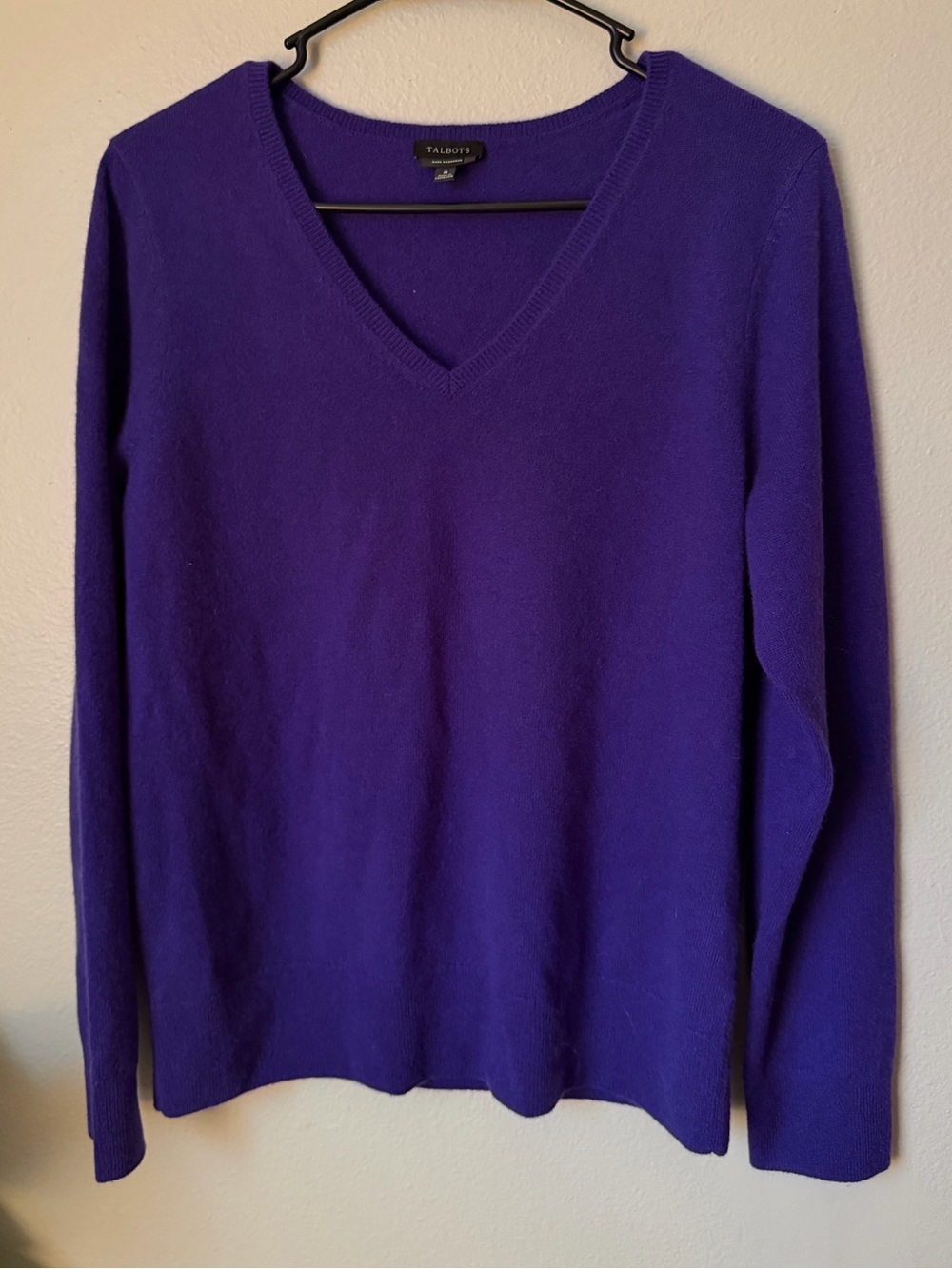 Talbots Royal Purple Cashmere V-Neck Sweater Long Sleeve Soft M Quiet Luxury